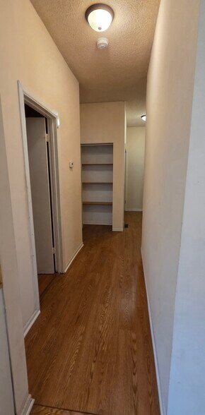 Building Photo - 215 W 31st St