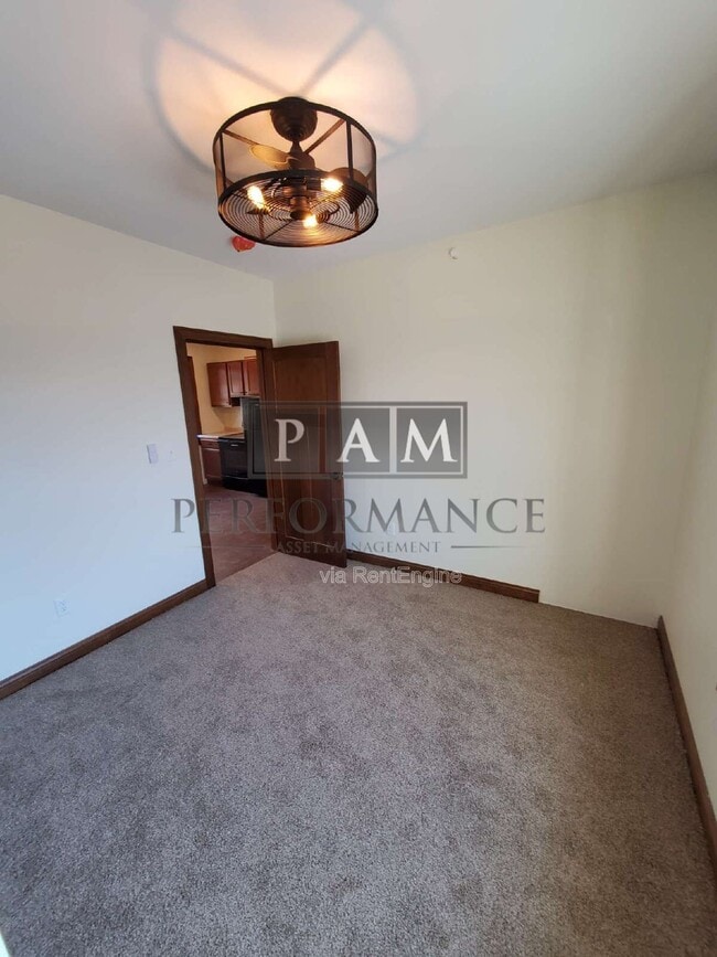 Building Photo - 5525 W North Ave