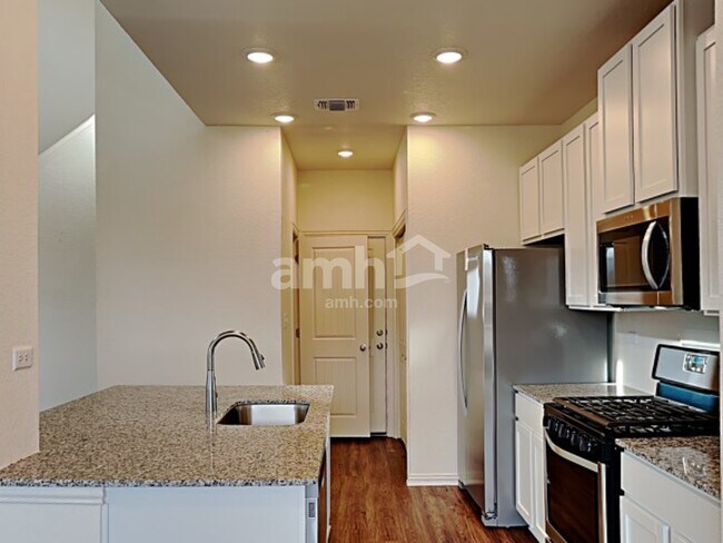 Building Photo - 340 Aspen Waters