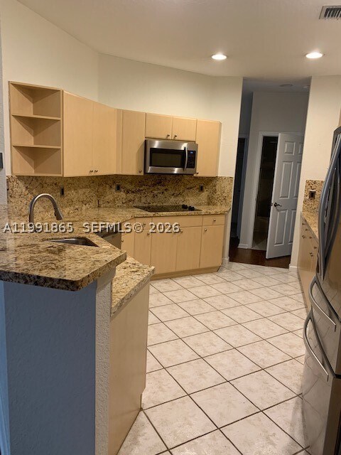 Building Photo - 2800 Kinsington Cir