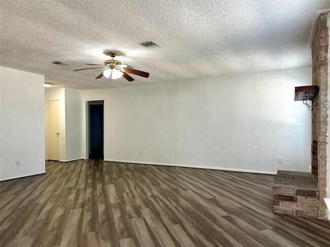 Building Photo - 4927 Adonis Dr