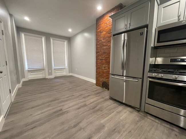 Building Photo - 427 Chambers Ave