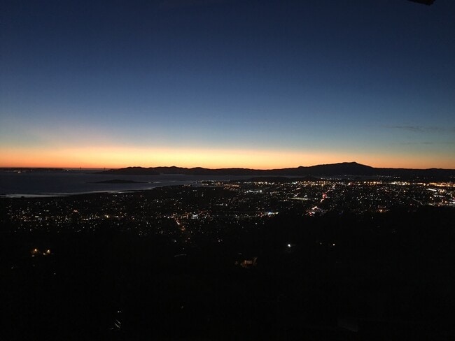 Building Photo - Lovely 3/2 home in the hills of El Cerrito with breathtaking views of the bay!