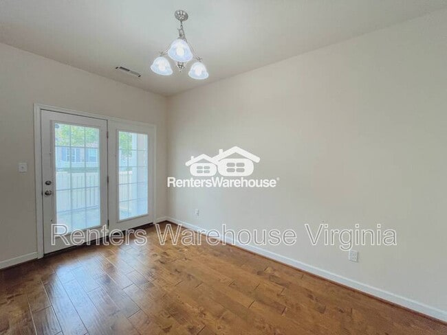 Building Photo - 1128 Winsford Ln