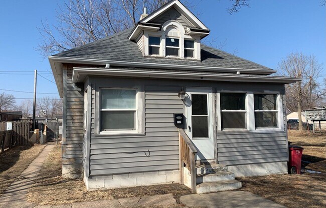 Primary Photo - House for Lease Near Downtown Sioux Falls