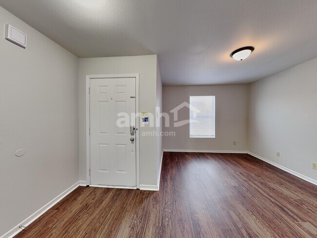 Building Photo - 1413 Dowell St