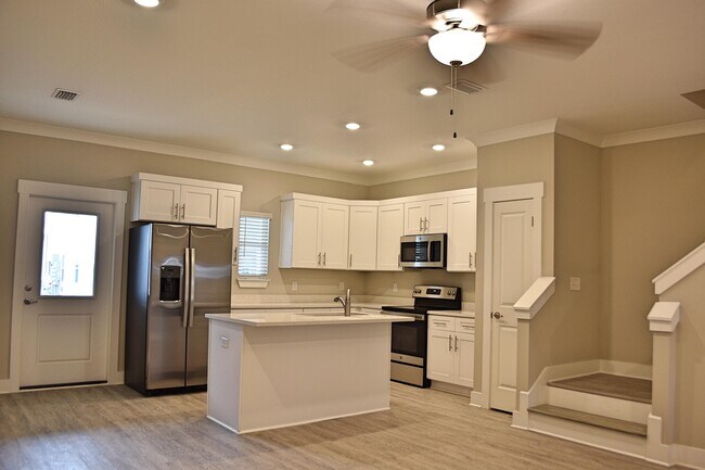 Building Photo - 116 Date Palm Ln