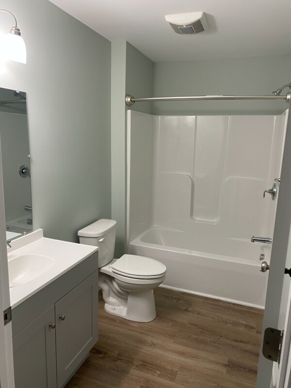 Building Photo - 45 Robin Wy