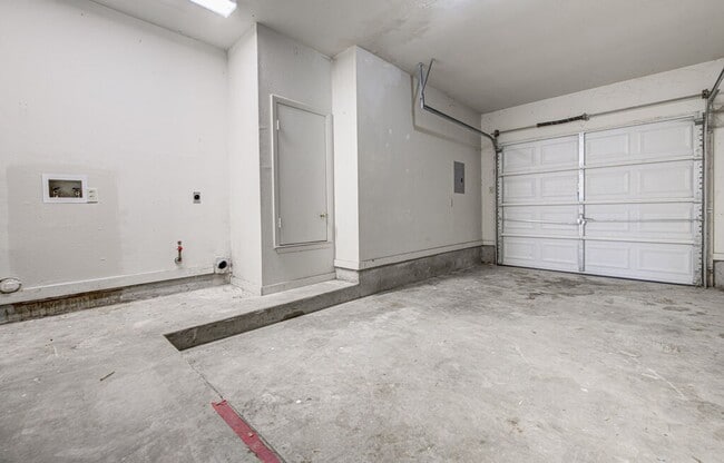 Building Photo - 2509 Riddle Rd