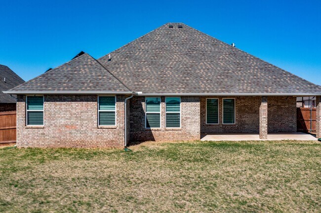 Building Photo - Stunning Corner Lot