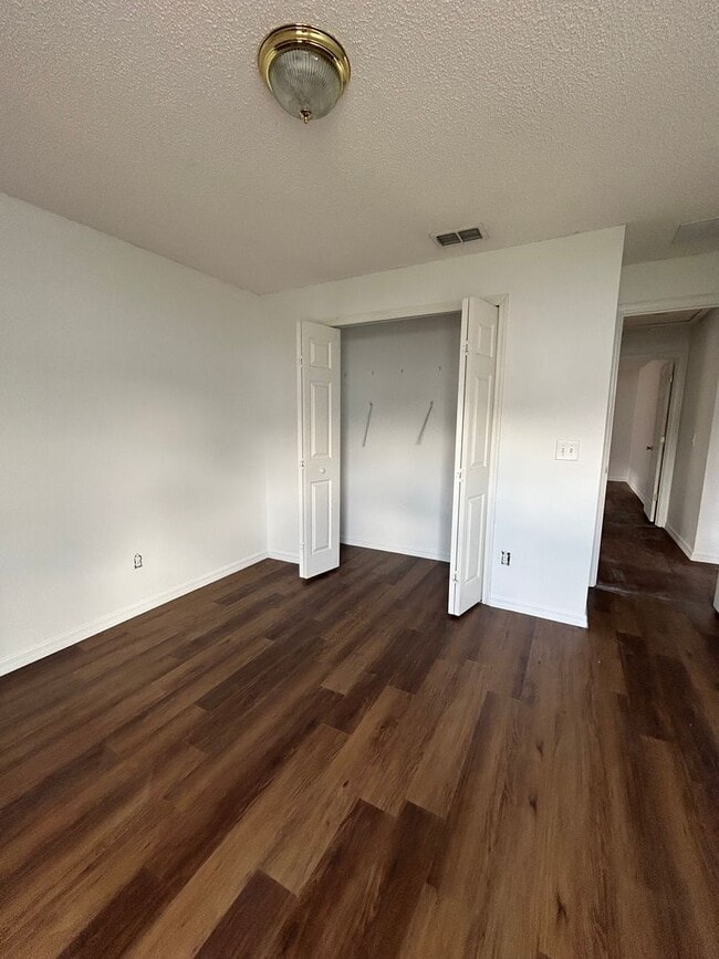 Building Photo - 136 Grantham Dr