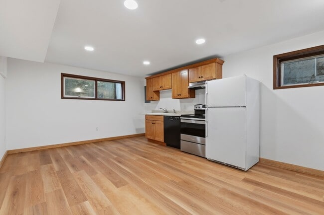 Building Photo - 4Bd/2.75Ba Seattle House