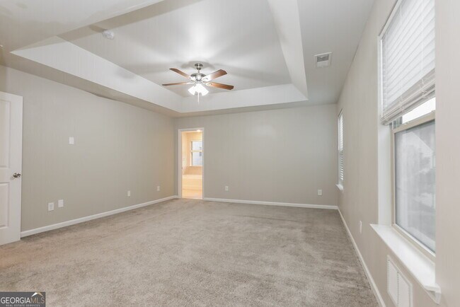 Building Photo - 3949 Lake Manor Way