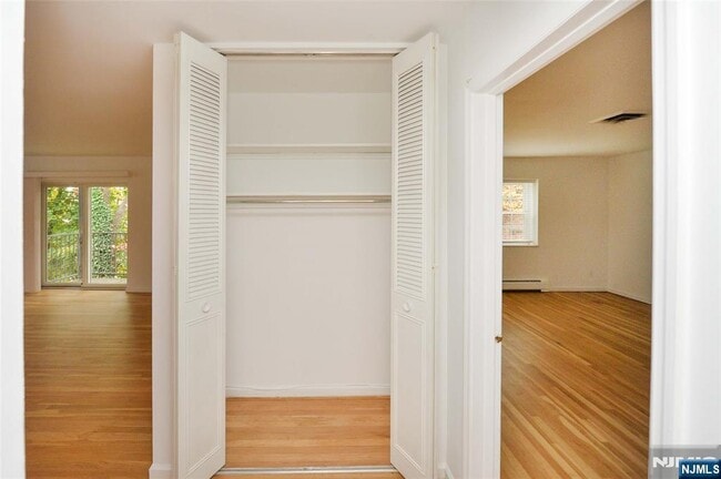 Building Photo - 20-30-30 Ridge Rd