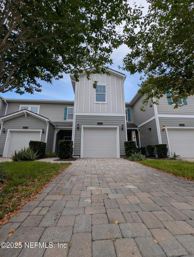 Primary Photo - 58 Pindo Palm Dr