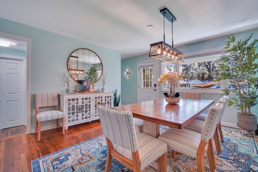 dining room - 1704 Camellia Rd