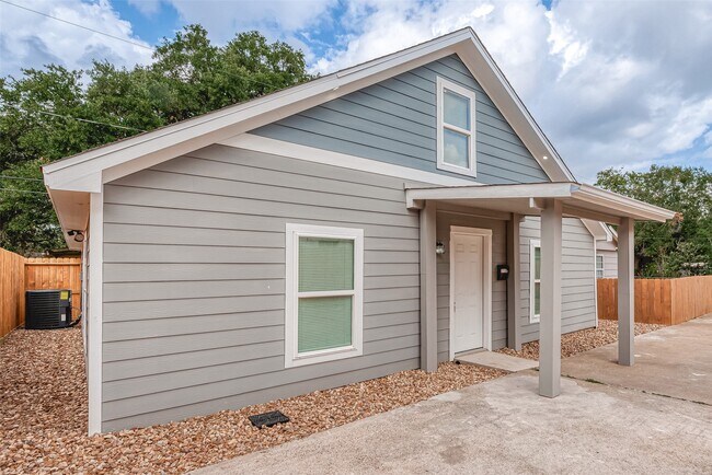 Building Photo - 2725 Avenue F