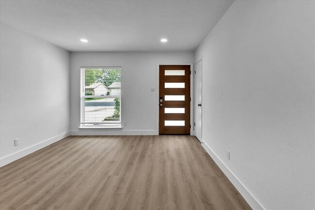 Building Photo - 1411 Manford Hill Dr