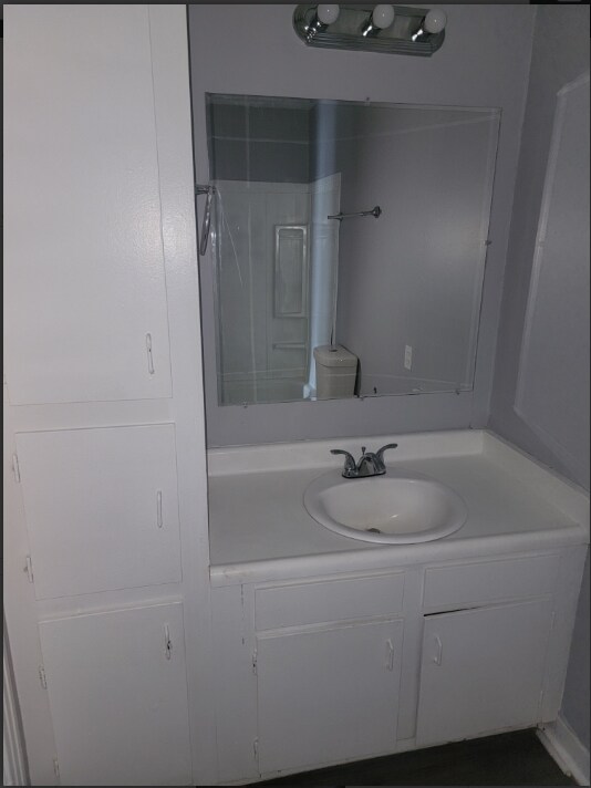 Building Photo - 225 W McDowell Rd