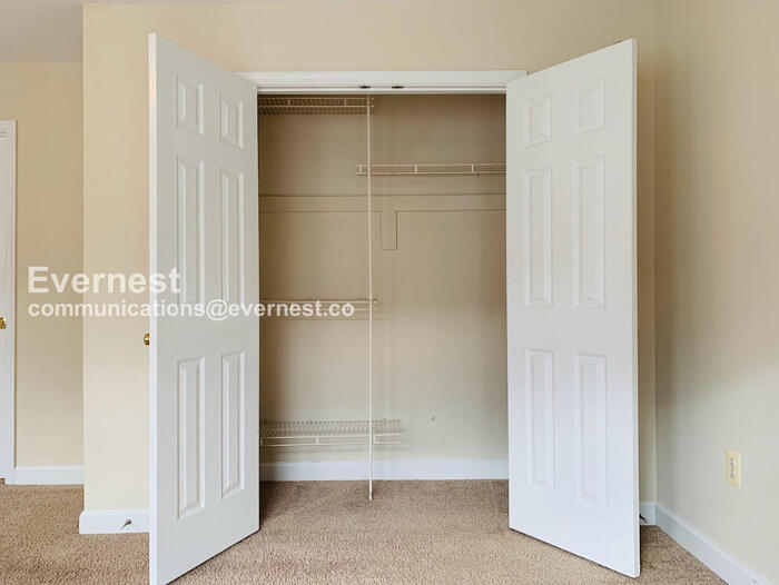 Building Photo - 12132 Salemtown Dr