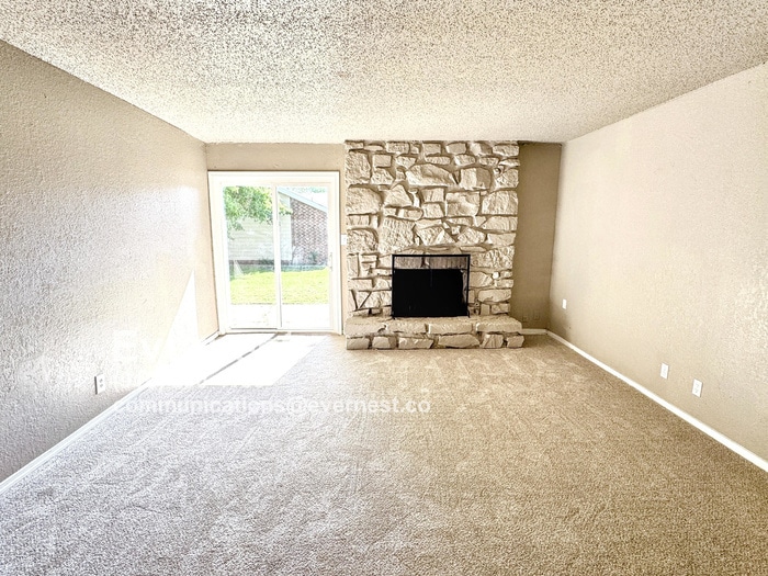Building Photo - 8126 E 65th Pl