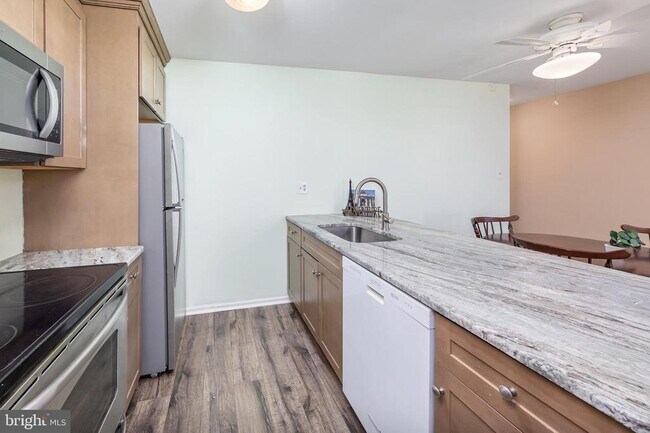 Building Photo - 43 Dover Ct