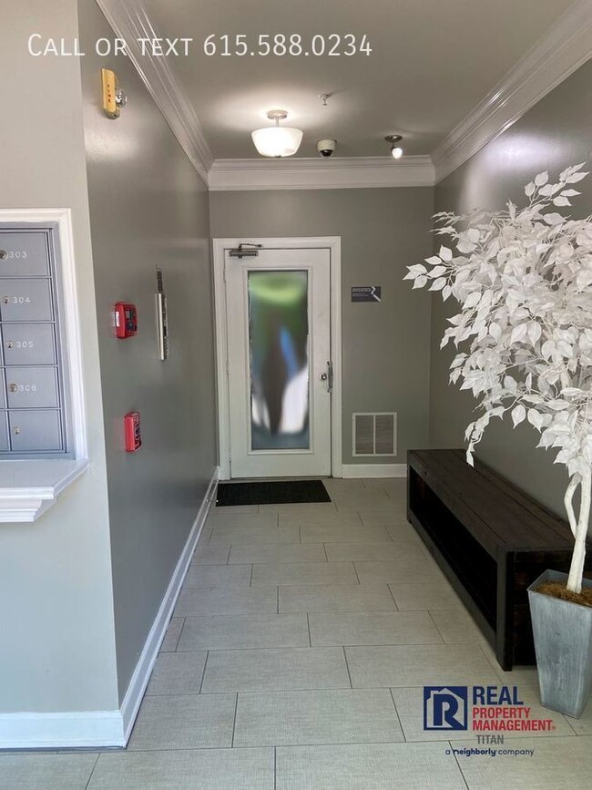 Building Photo - NEW PRICE! Make West End Your New Address ...