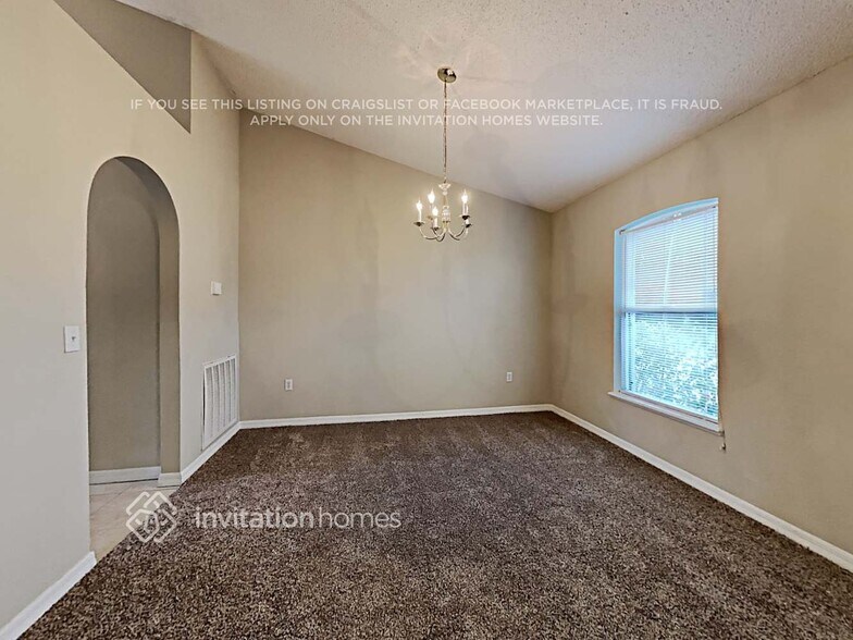 Building Photo - 919 Amboise Ln