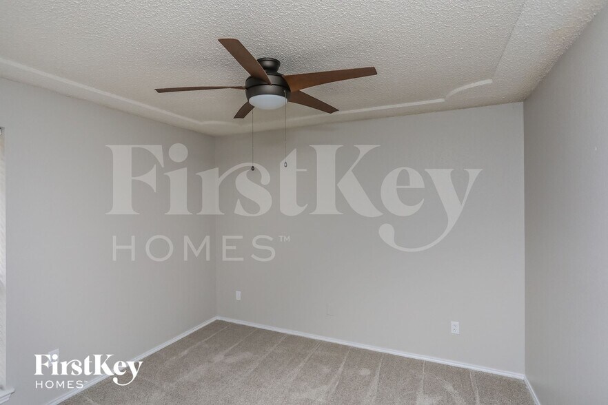 Building Photo - 408 Flagstone Dr