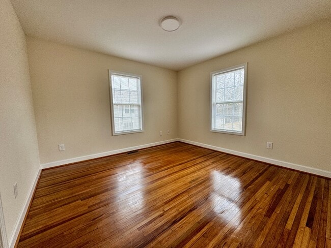 Building Photo - 513 N Elizabeth Ave