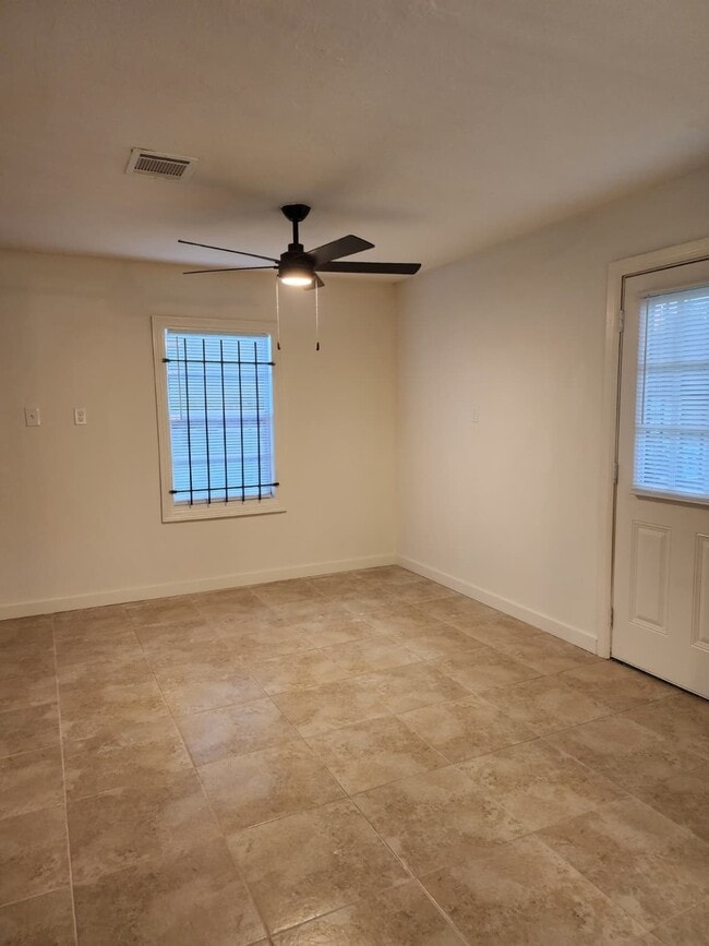 Building Photo - 5309 Ricky St