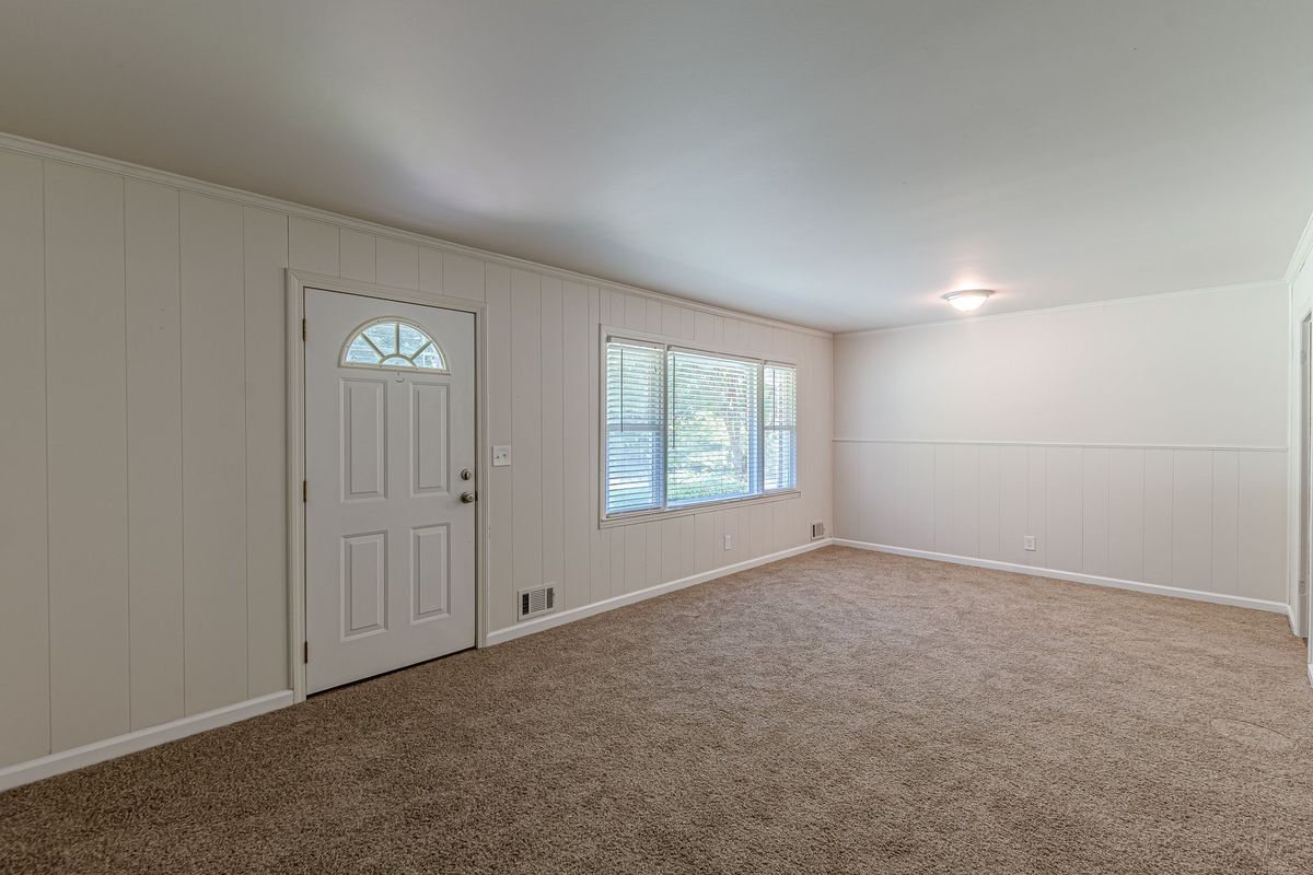 Building Photo - 3920 Cliftondale Pl