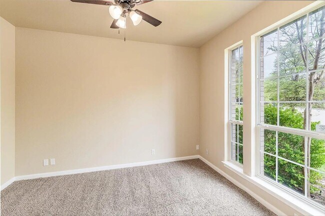 Building Photo - 11505 Emerald Falls Dr