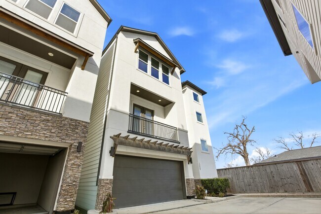 Building Photo - 1222 Upton St