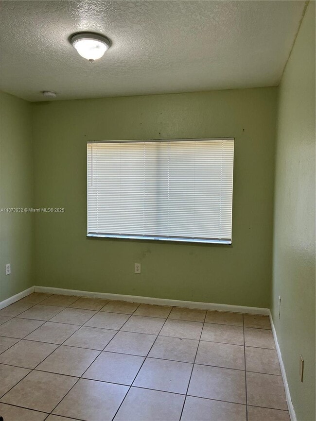 Building Photo - 28015 SW 139th Ct