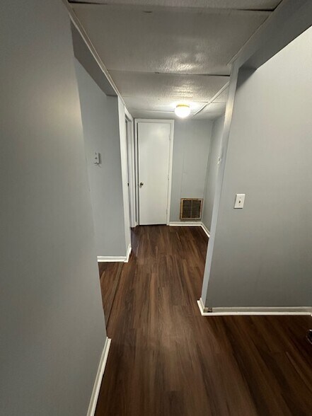 Building Photo - 1225 New Hope Ln