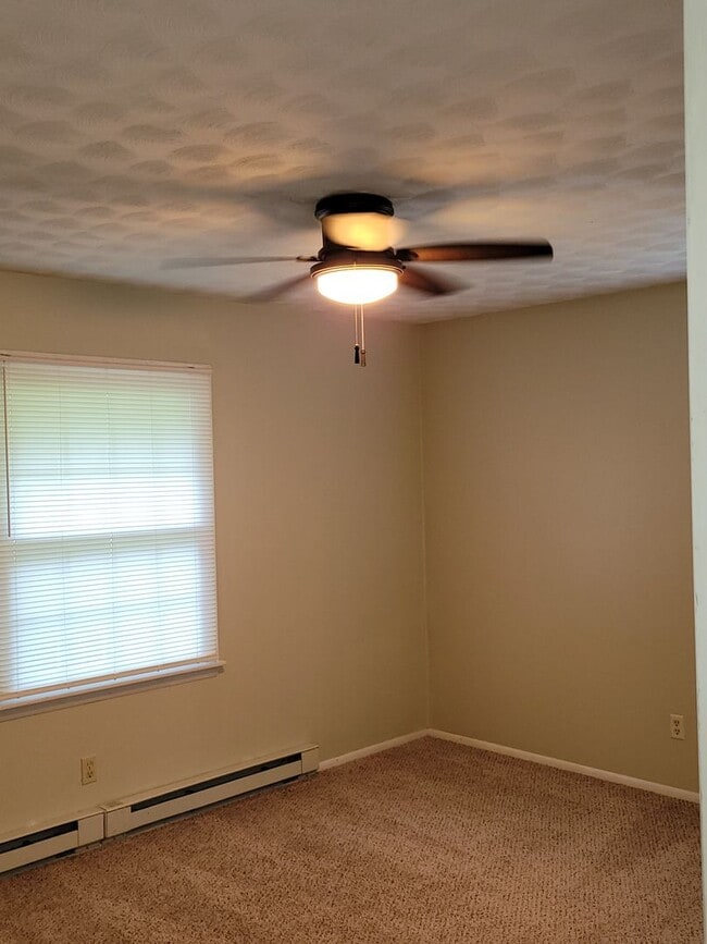 Building Photo - 3915 S Orchard Ct