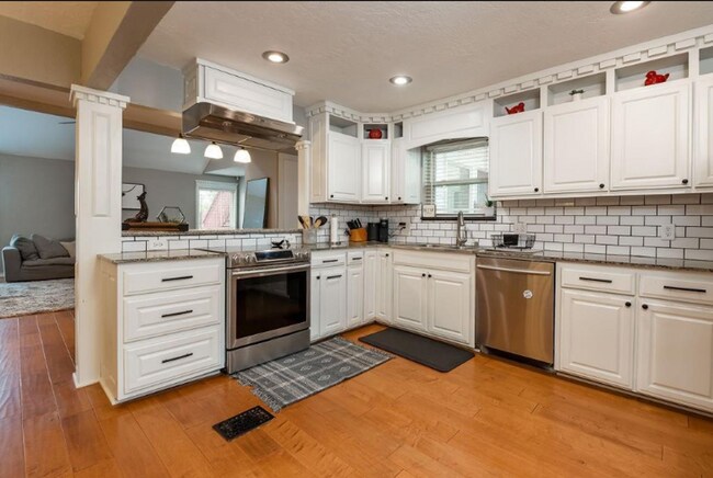 Building Photo - Beautifully Updated 3-Bed, 3-Bath Home in Moore