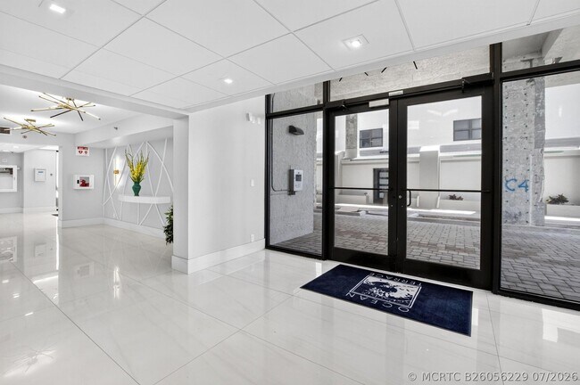 Building Photo - 3115 S Ocean Blvd