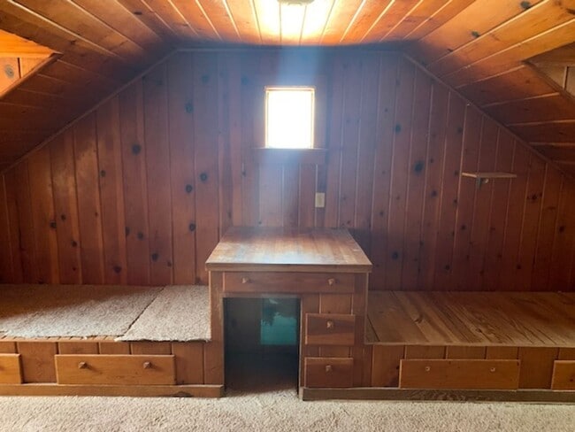 Building Photo - 1101 W University Dr