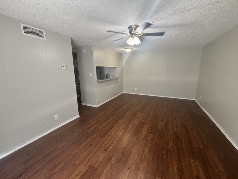 Building Photo - Edinburg Place Apartments