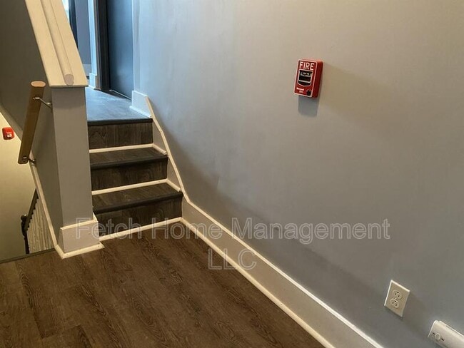 Building Photo - 208 W Vine St