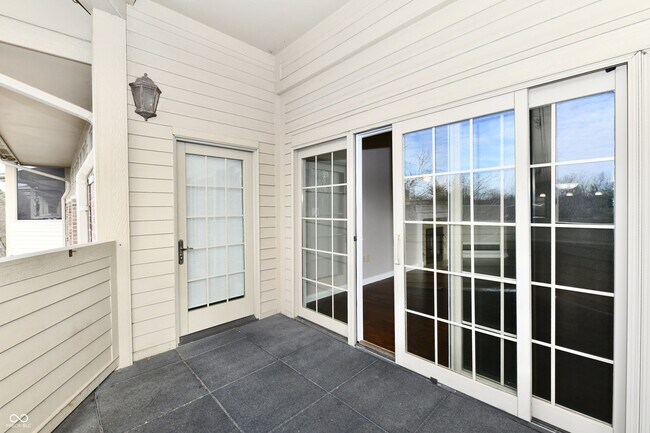 Building Photo - 8555 One W Dr