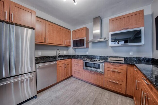 Building Photo - 320 Fort Duquesne Blvd