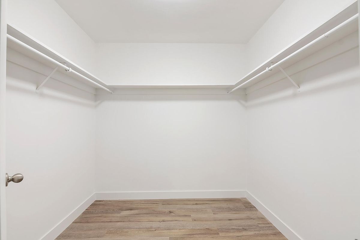 Building Photo - 11555 Duque Dr