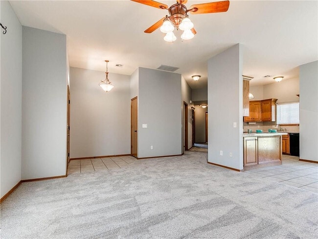 Building Photo - Beautiful 3 Bedroom 2 Bath Home In Choctaw!!!