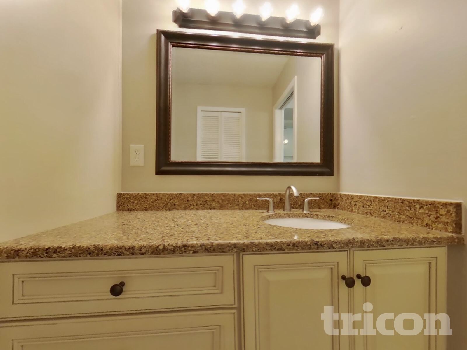 Building Photo - 2942 Mallorn Way