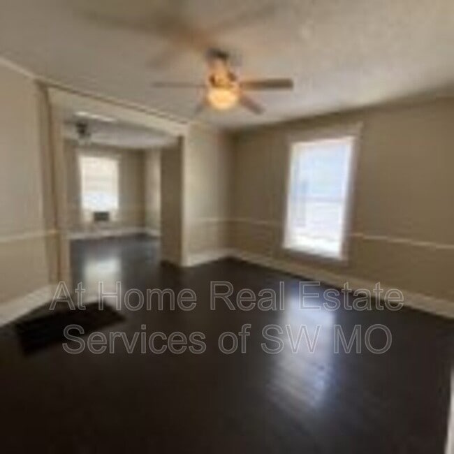 Building Photo - 640 S Grant Ave