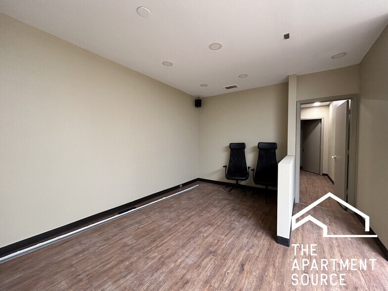 Building Photo - 4956 W Irving Park Rd