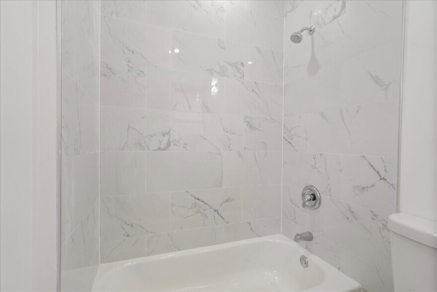 Building Photo - 815 S 12th St